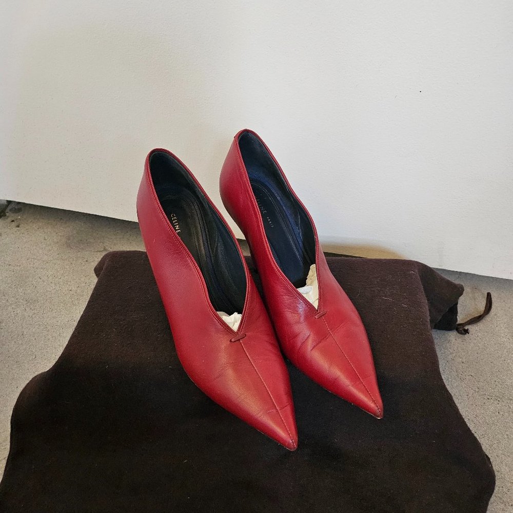 Celine cherry red nappa V-neck pointy pumps 36